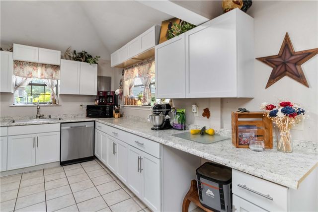 18040 E Holt Road, Lincoln, AR 72744