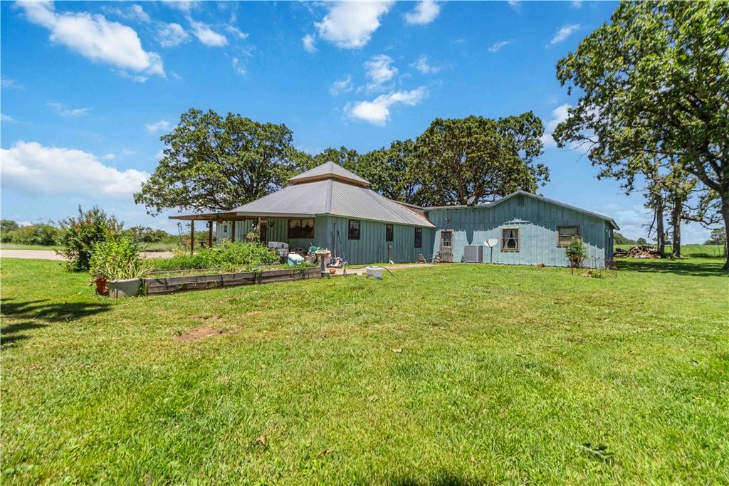 18040 E Holt Road, Lincoln, AR 72744