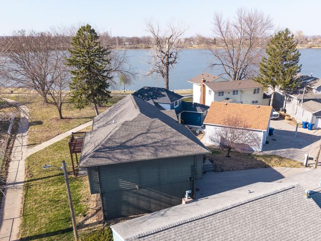 116 CARTER LAKE, Carter Lake, IA 51510