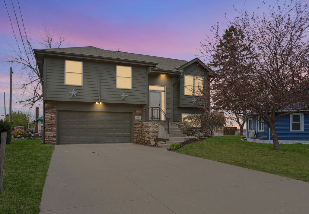 116 CARTER LAKE, Carter Lake, IA 51510