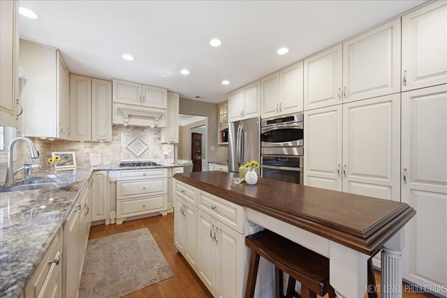 5386 Candlewood Court, Lisle, IL 60532