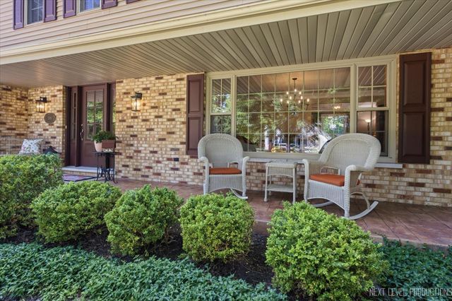 5386 Candlewood Court, Lisle, IL 60532