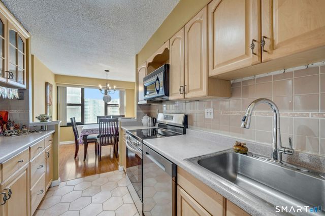 44 Strawberry Hill Avenue 3K, Stamford, CT 06902