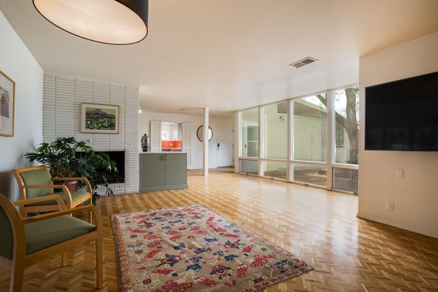 3813 La Hacienda Drive NE, Albuquerque, NM 87110