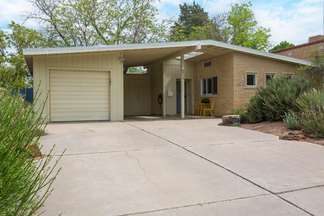 3813 La Hacienda Drive NE, Albuquerque, NM 87110