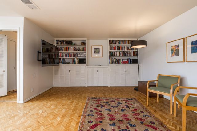 3813 La Hacienda Drive NE, Albuquerque, NM 87110