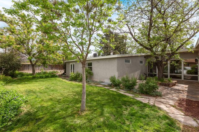 3813 La Hacienda Drive NE, Albuquerque, NM 87110