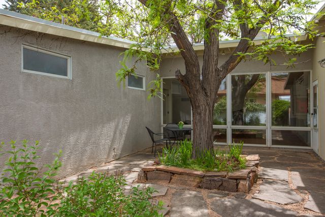 3813 La Hacienda Drive NE, Albuquerque, NM 87110
