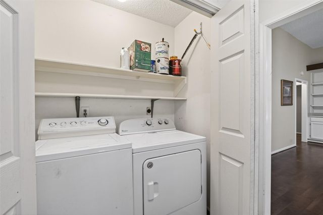 4004 S Dogwood Street, Pearland, TX 77584