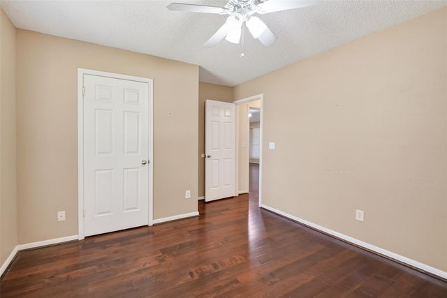 4004 S Dogwood Street, Pearland, TX 77584