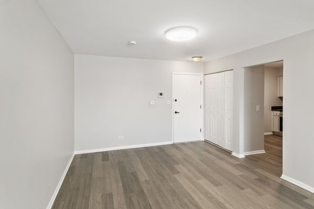 711 S Milwaukee Avenue 107, Libertyville, IL 60048