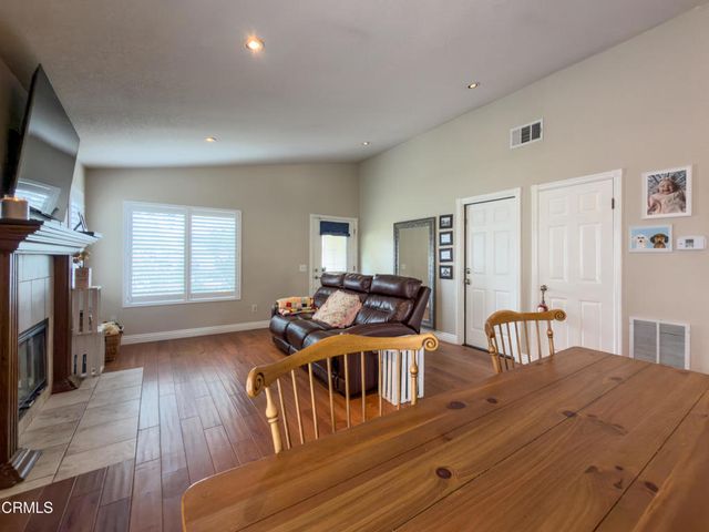 15259 Monroe Avenue, Moorpark, CA 93021