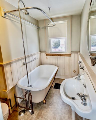 4 Belmont Street, Westfield, MA 01085