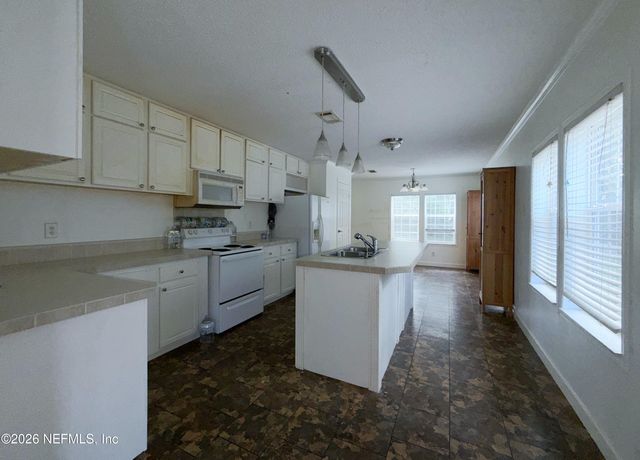 136 SHORT PINE Road, Hawthorne, FL 32640
