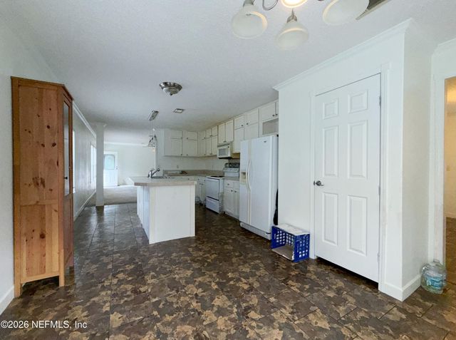 136 SHORT PINE Road, Hawthorne, FL 32640