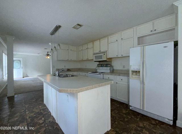 136 SHORT PINE Road, Hawthorne, FL 32640
