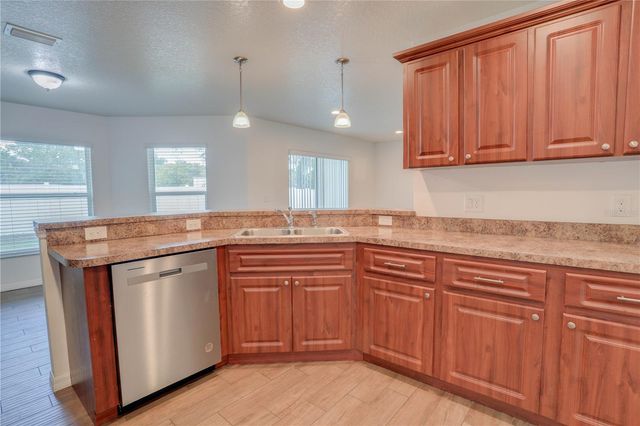 305 PRINCE STREET, Orlando, FL 32809