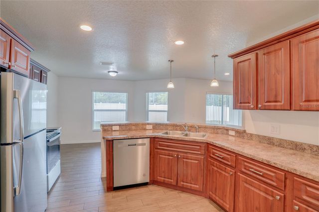 305 PRINCE STREET, Orlando, FL 32809