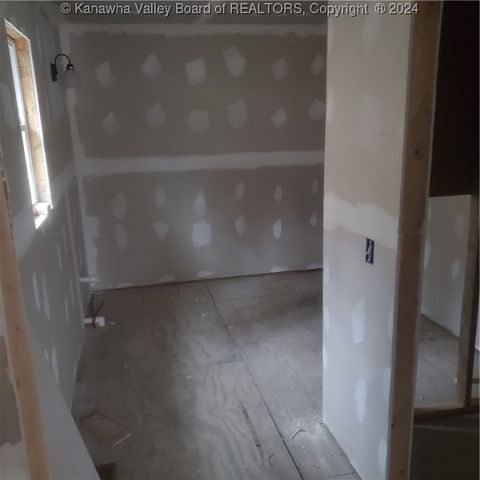 1504 Ravinia Road, Charleston, WV 25314