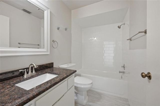 102 Round Key CIR G3, Naples, FL 34112