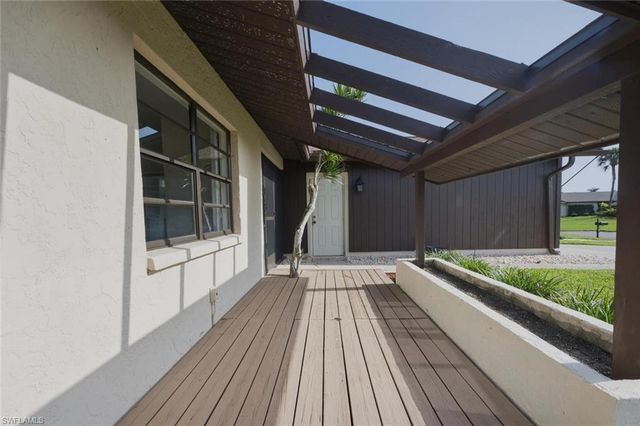 102 Round Key CIR G3, Naples, FL 34112