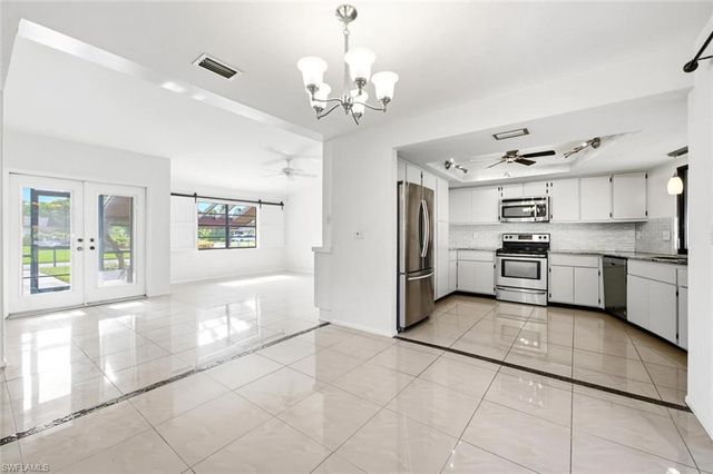 102 Round Key CIR G3, Naples, FL 34112
