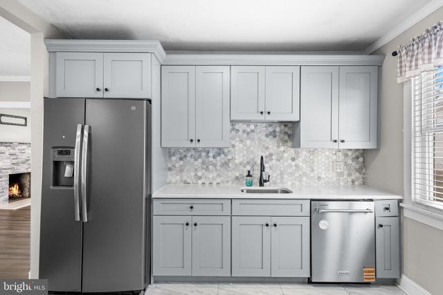 6711 COLLINS AVE, Pennsauken, NJ 08109