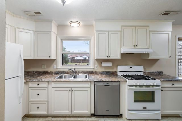 4 Newark Avenue, Goose Creek, SC 29445