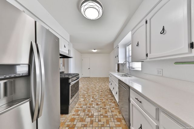 518 Dresden, San Antonio, TX 78213