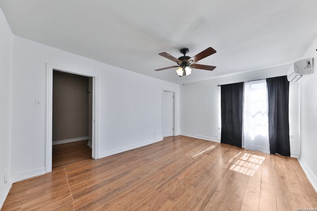 518 Dresden, San Antonio, TX 78213