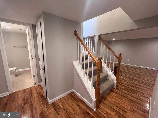 7021 HICKORY HILL RD, Falls Church, VA 22042