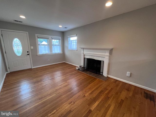 7021 HICKORY HILL RD, Falls Church, VA 22042