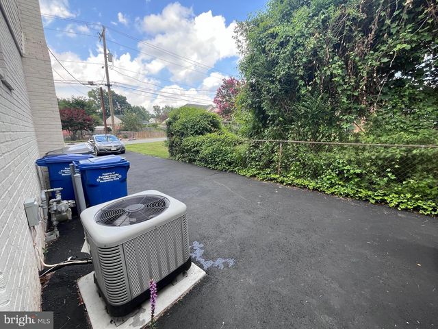 7021 HICKORY HILL RD, Falls Church, VA 22042