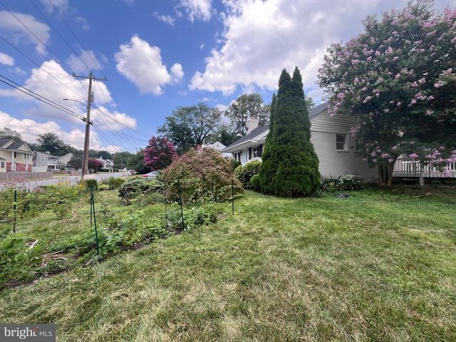 7021 HICKORY HILL RD, Falls Church, VA 22042
