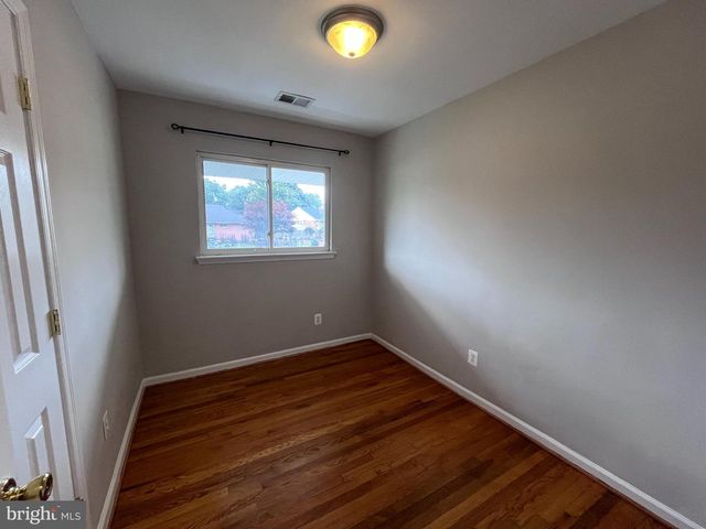 7021 HICKORY HILL RD, Falls Church, VA 22042