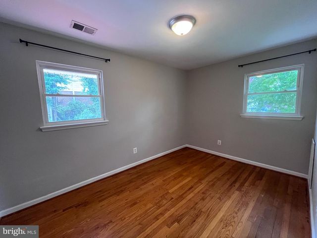 7021 HICKORY HILL RD, Falls Church, VA 22042
