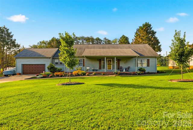 40 Candlewick Cove Drive, Taylorsville, NC 28681