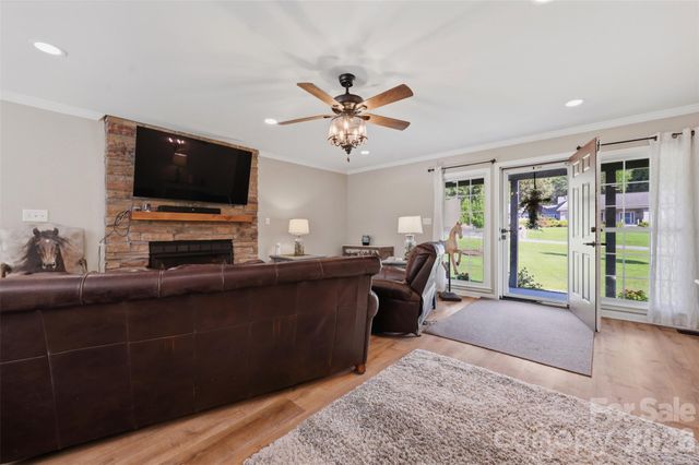 40 Candlewick Cove Drive, Taylorsville, NC 28681