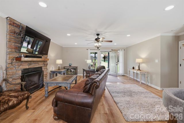 40 Candlewick Cove Drive, Taylorsville, NC 28681