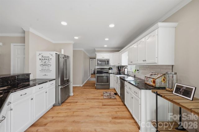 40 Candlewick Cove Drive, Taylorsville, NC 28681