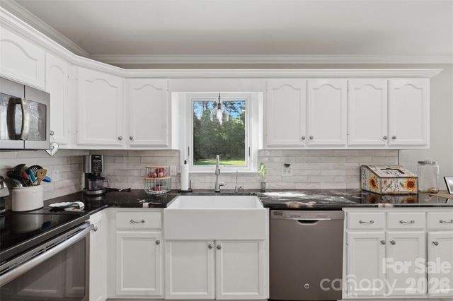 40 Candlewick Cove Drive, Taylorsville, NC 28681