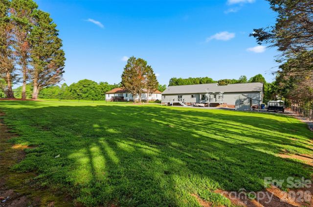 40 Candlewick Cove Drive, Taylorsville, NC 28681