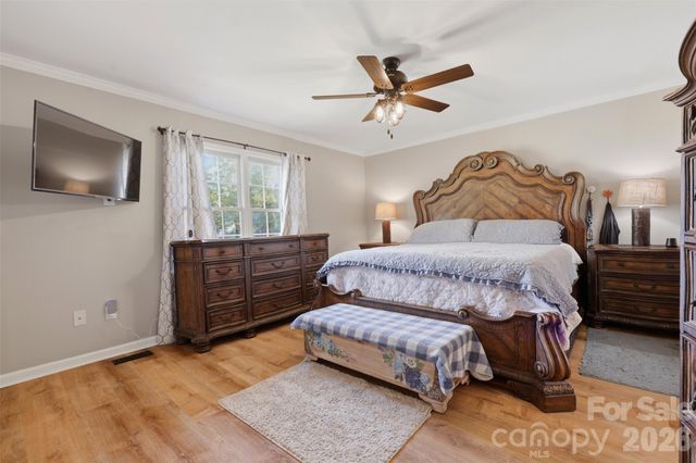 40 Candlewick Cove Drive, Taylorsville, NC 28681
