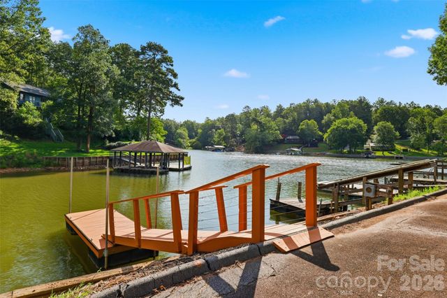 40 Candlewick Cove Drive, Taylorsville, NC 28681