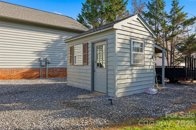 40 Candlewick Cove Drive, Taylorsville, NC 28681