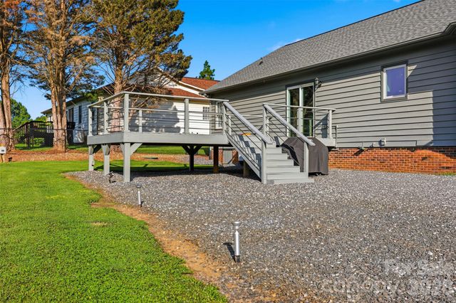 40 Candlewick Cove Drive, Taylorsville, NC 28681