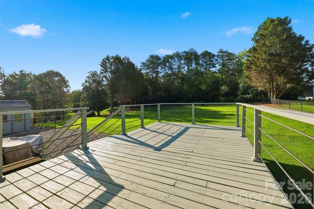 40 Candlewick Cove Drive, Taylorsville, NC 28681