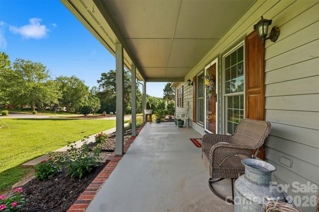 40 Candlewick Cove Drive, Taylorsville, NC 28681