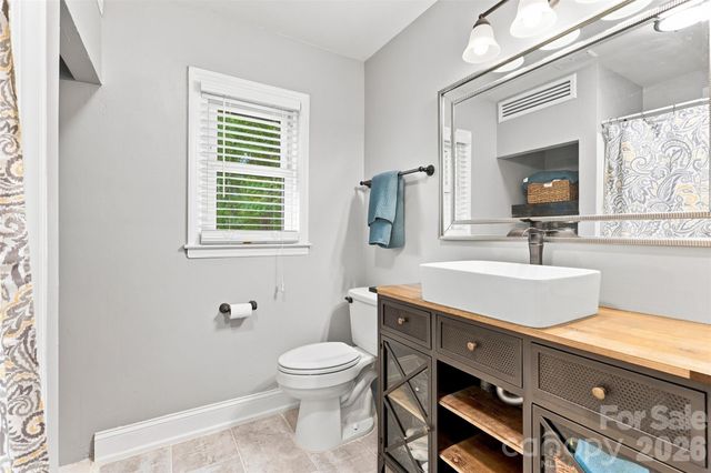 3628 Winterfield Place, Charlotte, NC 28205