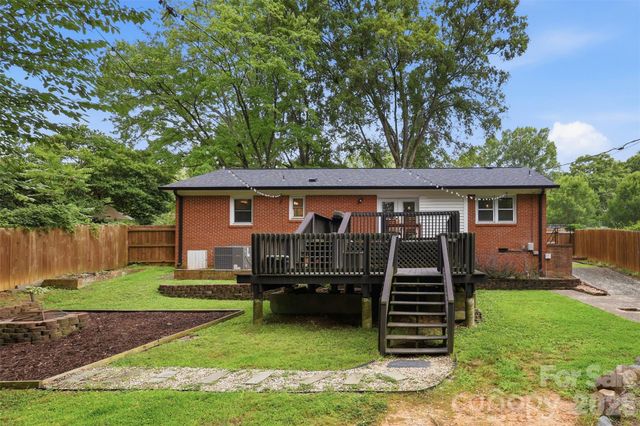 3628 Winterfield Place, Charlotte, NC 28205